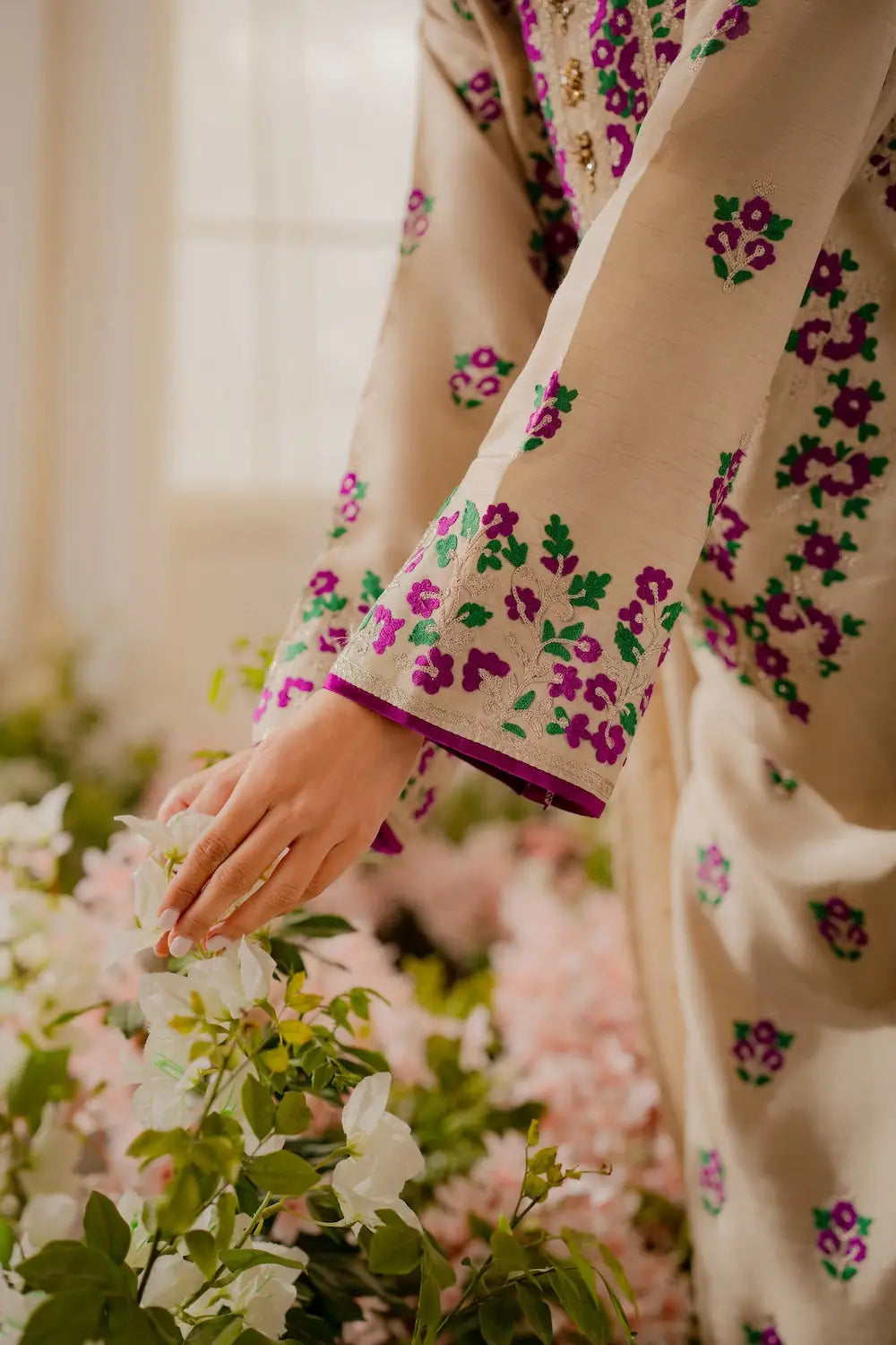 3 Pcs Women's Stitched Linen Embroidered Suit